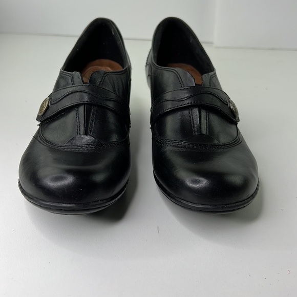 Cobb Hill by New Balance black leather heeled booties - Picture 2 of 11